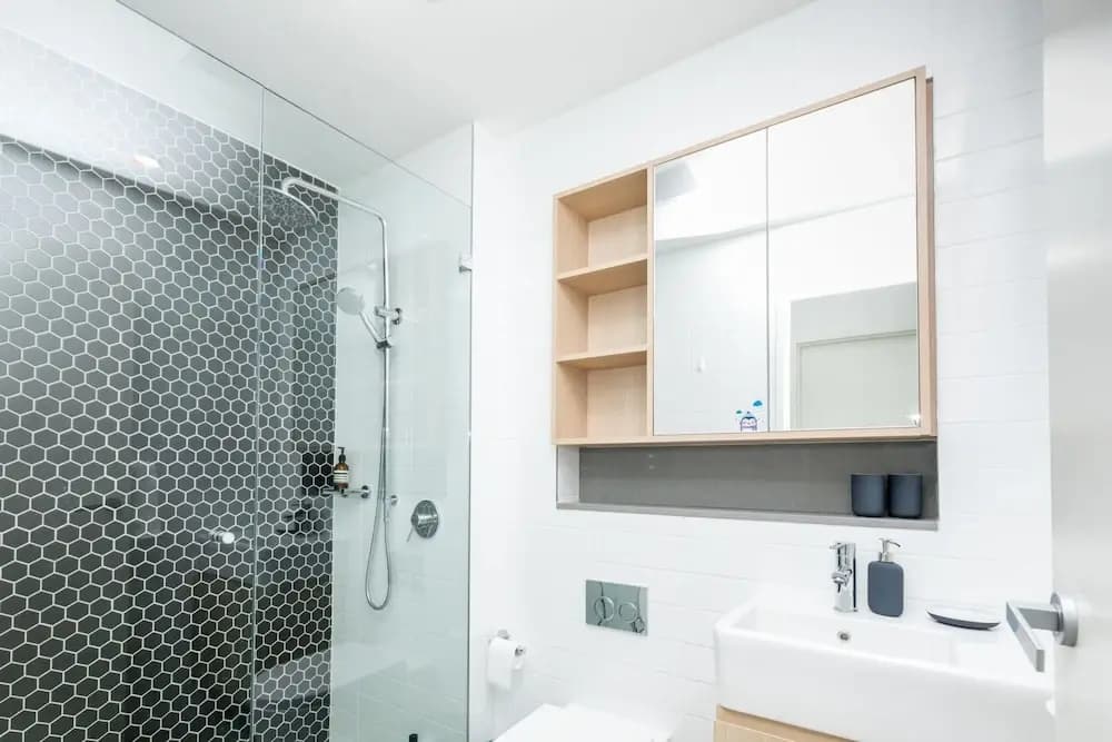 Spacious Bright Apartment - photo 9