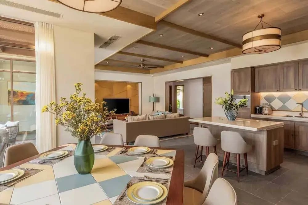 Luxe 5BR Villa: Beachfront Breakfast Pool - photo 12