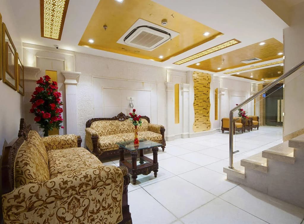 Hotel Swaran Palace - photo 10
