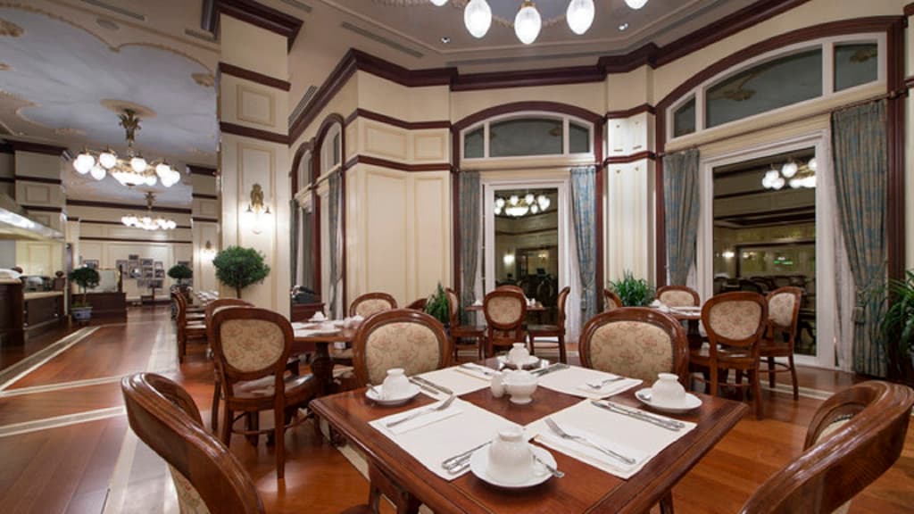 Hong Kong Disneyland Hotel - photo 17