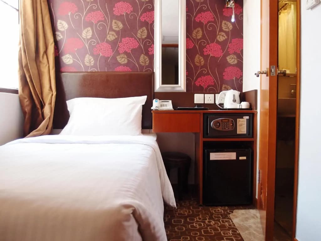 Lander Hotel Prince Edward - photo 5