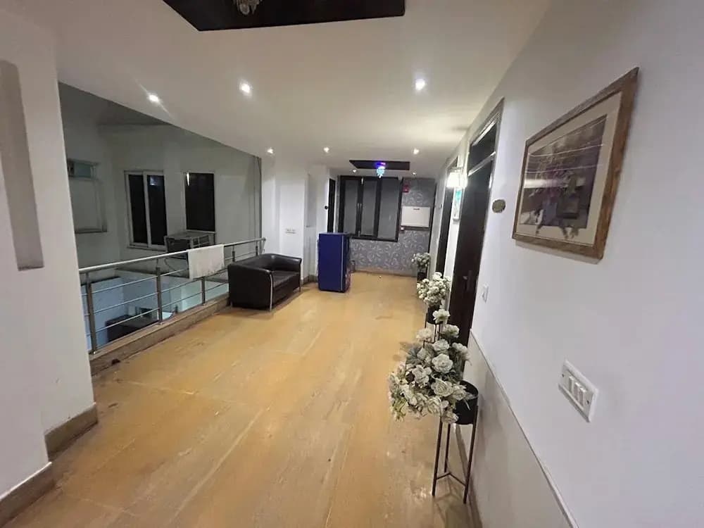 Hotel 82 Inn - photo 4