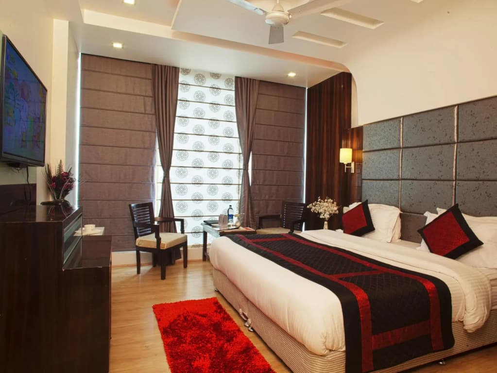Hotel Delhi 55 @ New Delhi Railway Station - photo 4