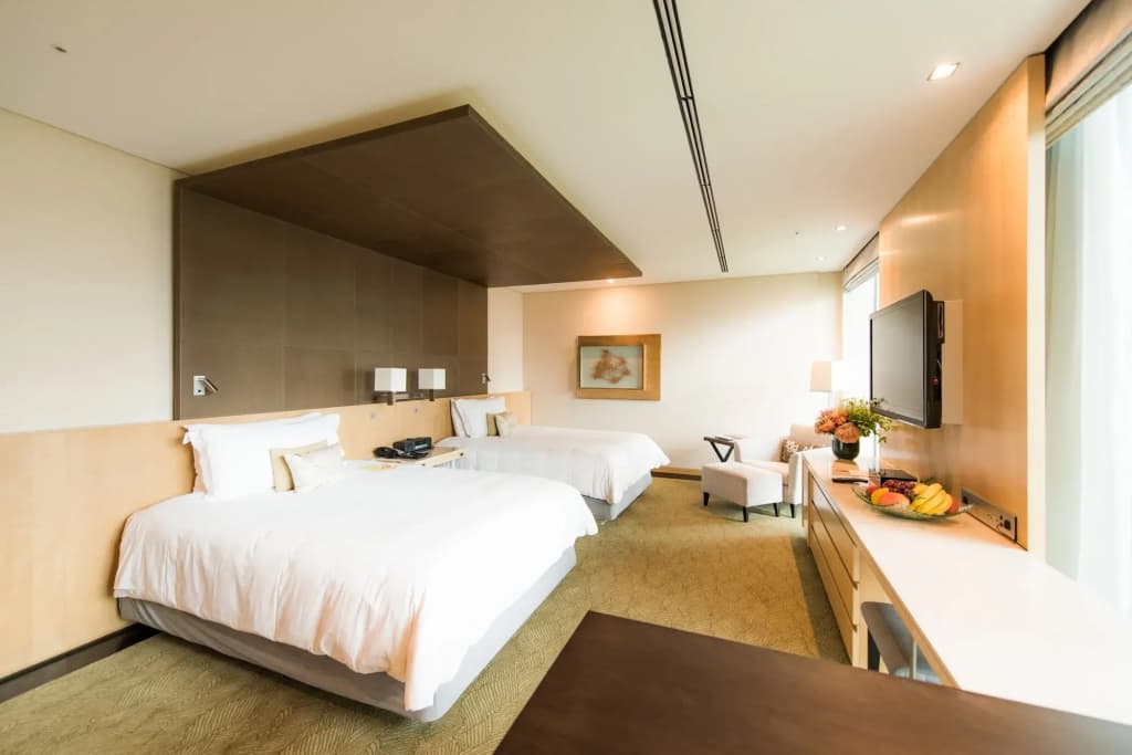 Four Seasons Hotel Tokyo at Marunouchi - photo 5