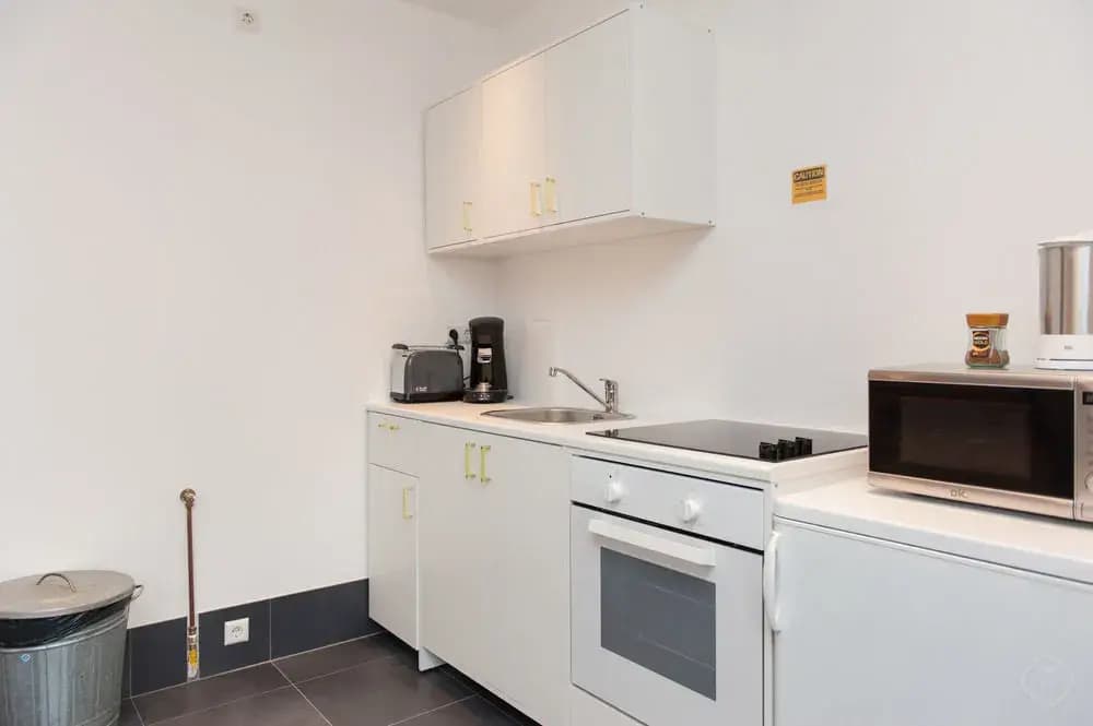Dutch Rembrandt Apartments - photo 2