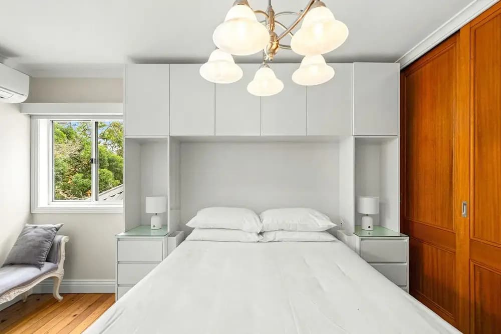 Elegant 1-bed With Study by Balmain Wharf - photo 3