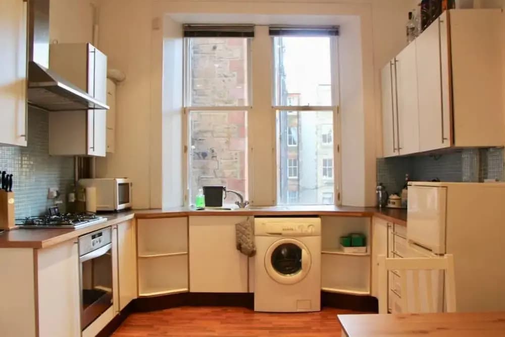 Bright 2 Bedroom Flat Next To The Meadows - photo 5