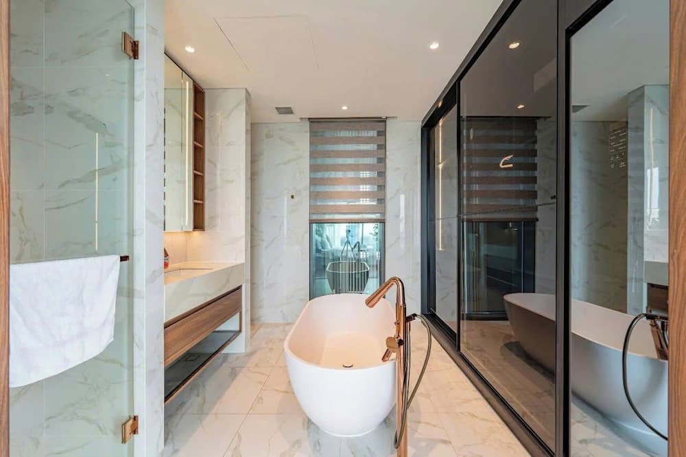 The CREST Premier Residence - photo 47