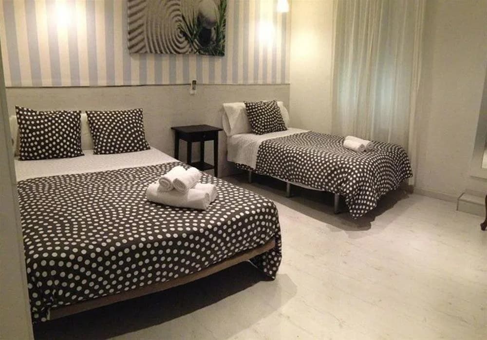 Hostal Mendoza - photo 4
