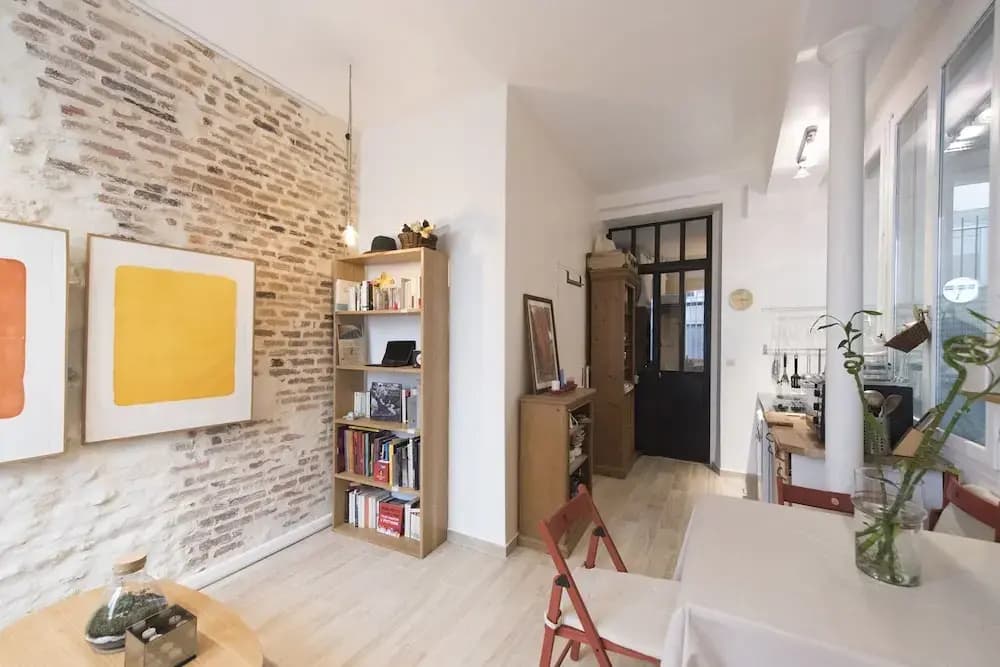 Characterful Bastille Hideaway - photo 4