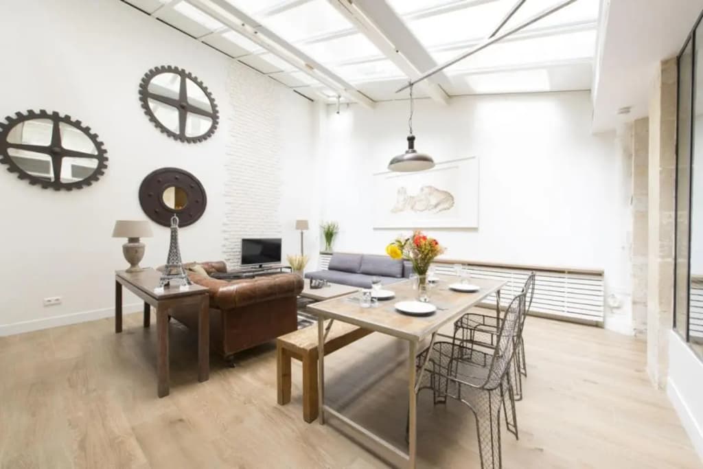 Show Room - photo 1