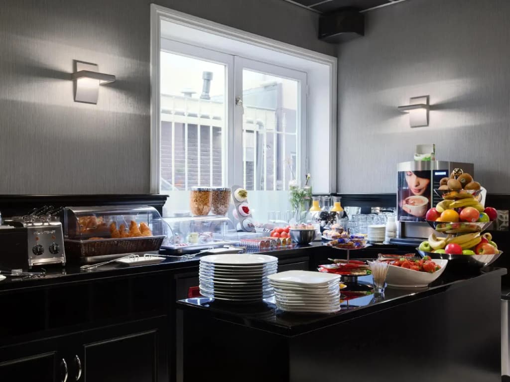 Hotel Luxer - photo 10