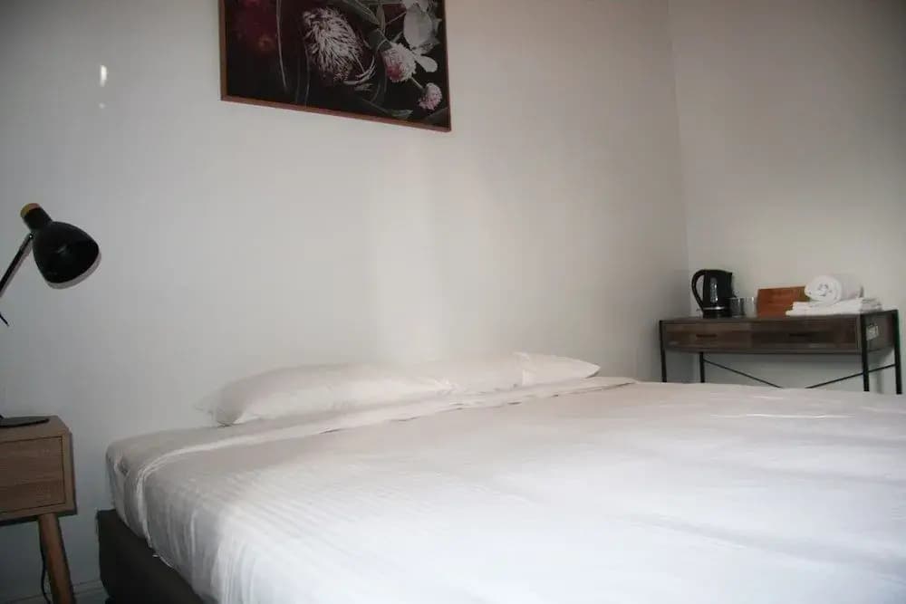 College Lawn Hotel - Hostel - photo 6