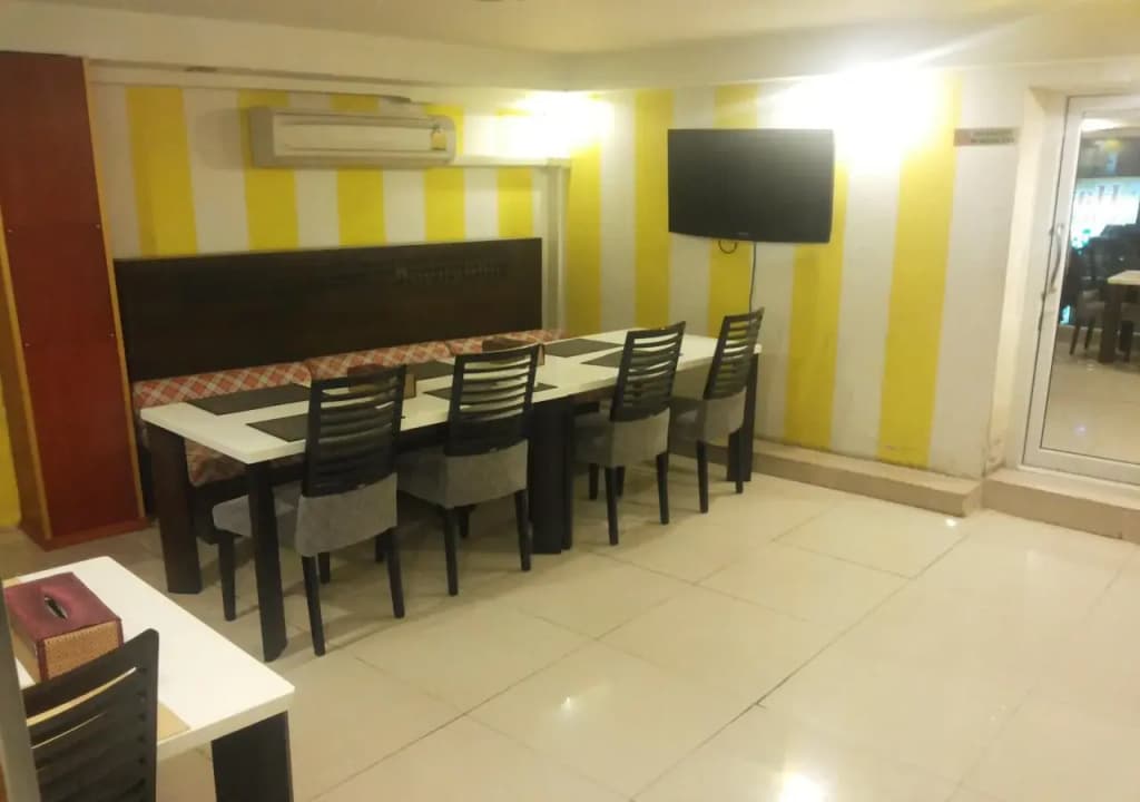 Central Place Hotel - photo 18