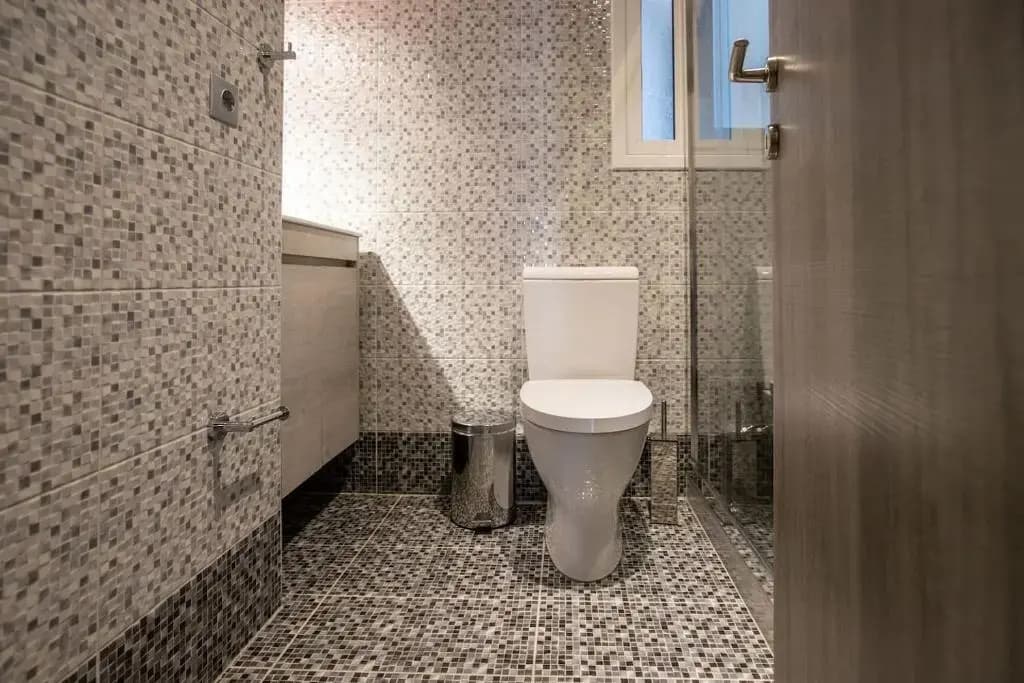 Luxurious 4 bdrm+3 bath Apt in the heart of Athens - photo 8