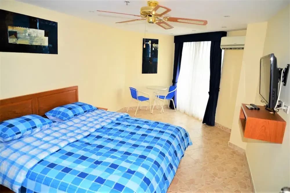 1 bed at Angket Hip Residence - photo 3
