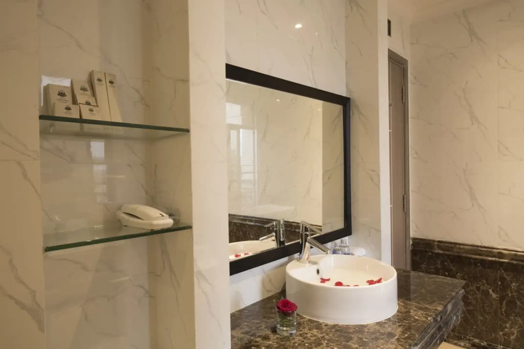 MerPerle Crystal Palace Hotel - photo 9