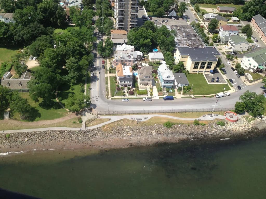 The Harbor House Bed & Breakfast - photo 10