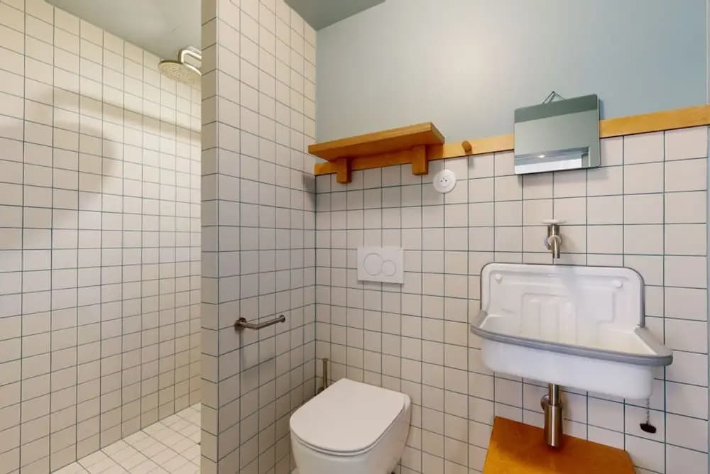 Joivy Pleasant 1-bed Flat w/ Shared Courtyard - photo 10