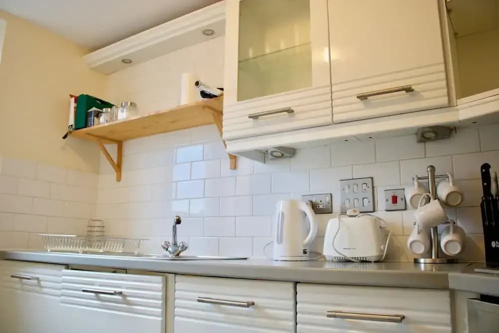 2 Bedroom Leith Apartment - photo 12
