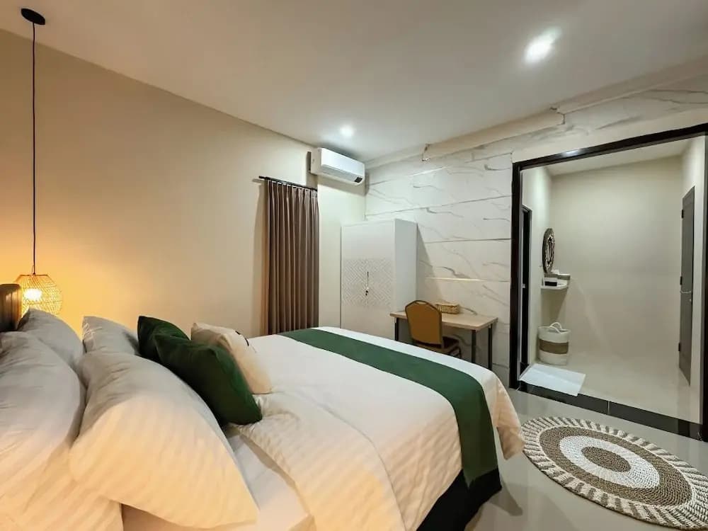 Merdeka Kuta Guesthouse - photo 8