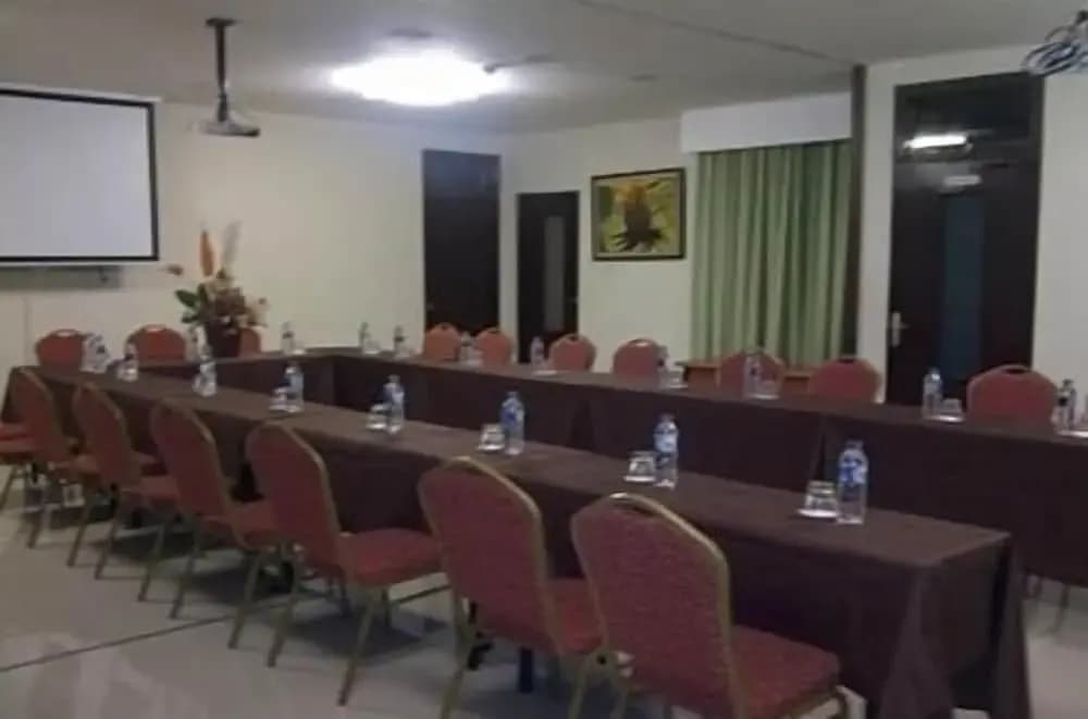 Bamboo Inn Hotel & Cafe - photo 18