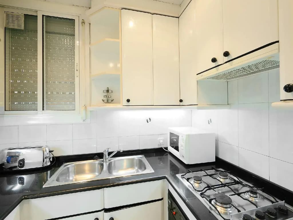 Sants-Montjuic Almeria - Two Bedroom - photo 4
