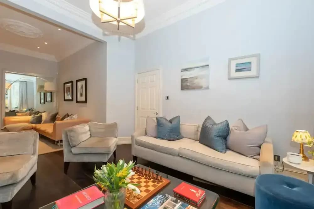 Gorgeous 4 Bedroom Family Home Next to Clapham Common - photo 16