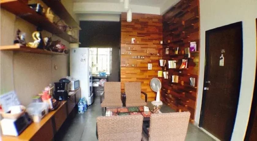 9 Resident - photo 2