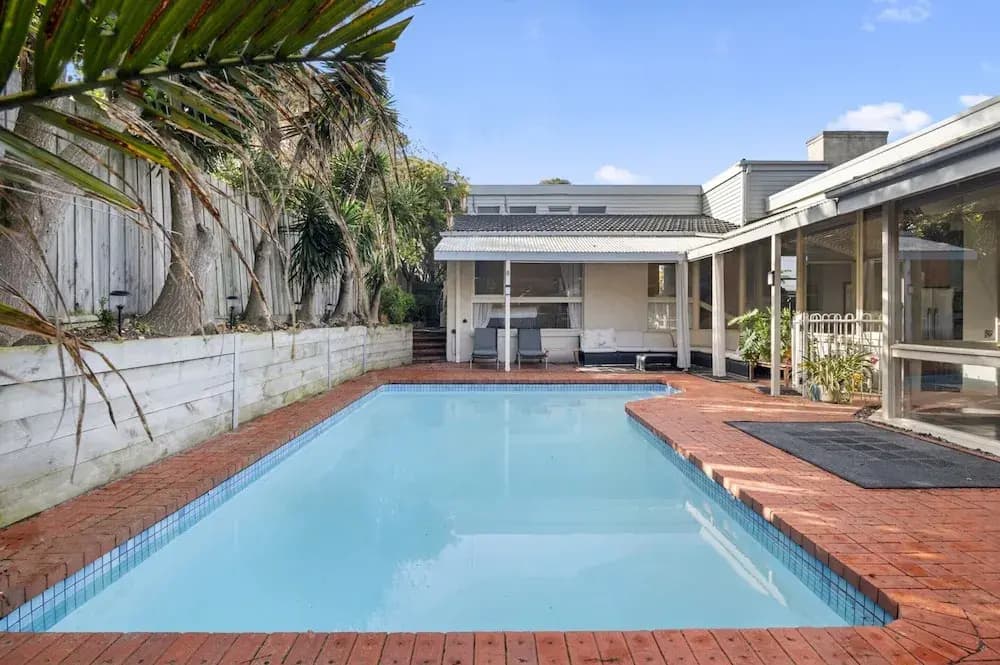 5-bed Haven With Pool Minutes From Beaches - photo 9