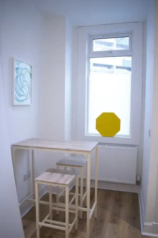 Comfortable Studio Apartment in Leith - photo 1