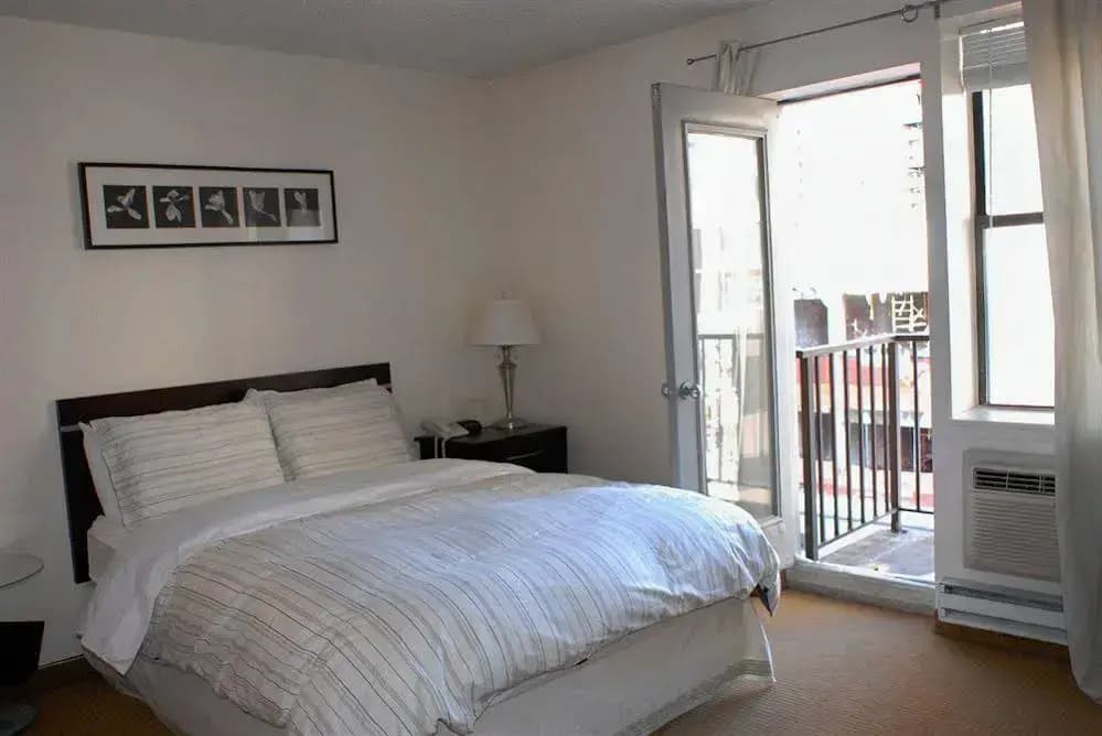 Metro Apartments - photo 3