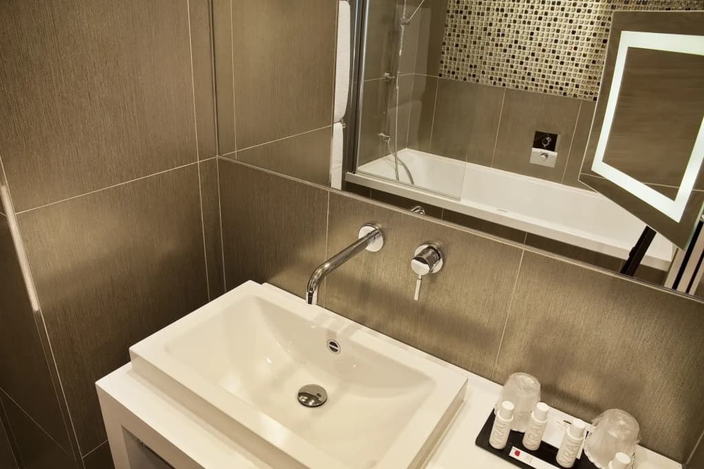 7 Eiffel Hotel - photo 8