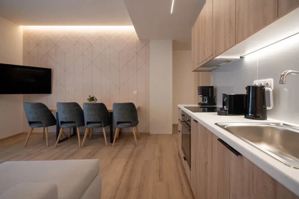 Io Suites - photo 24