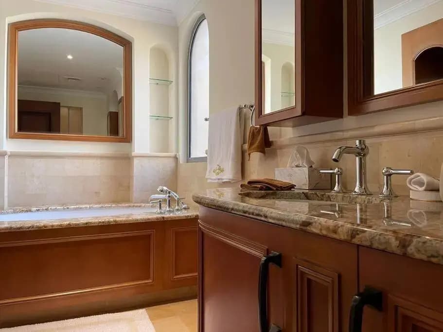 Cheerful 4-bedroom Villa With Shared Pool - photo 10