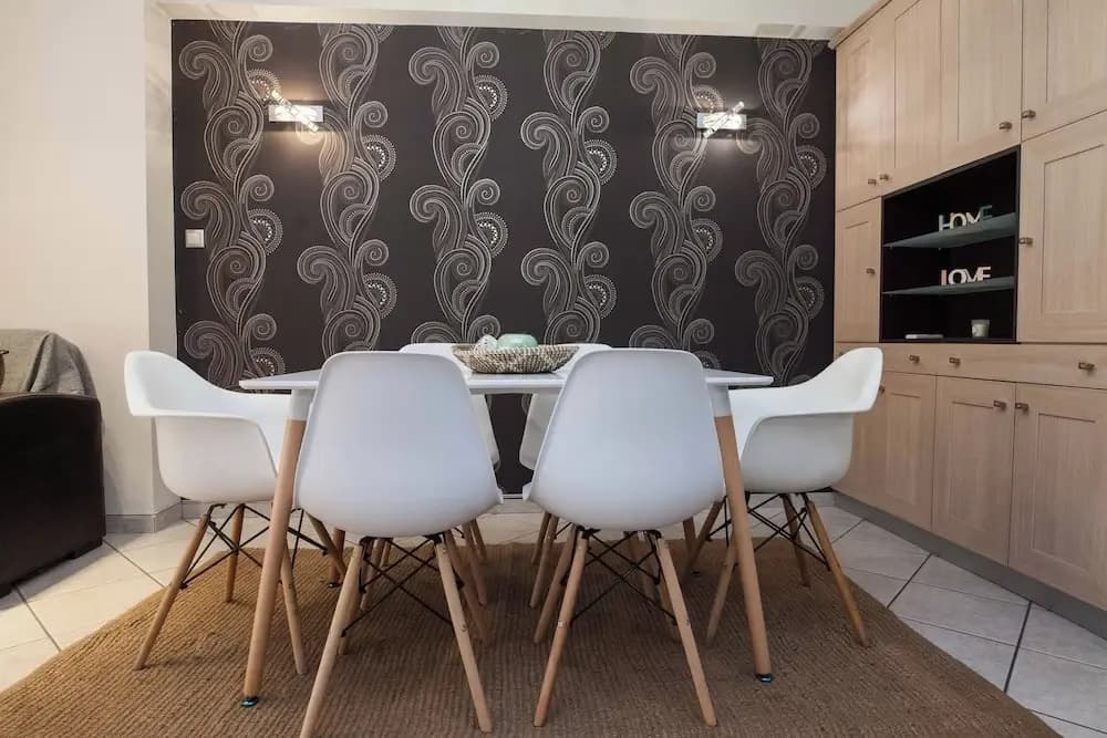 Elegant Spacious 2 Bd Apt in Petralona - photo 15