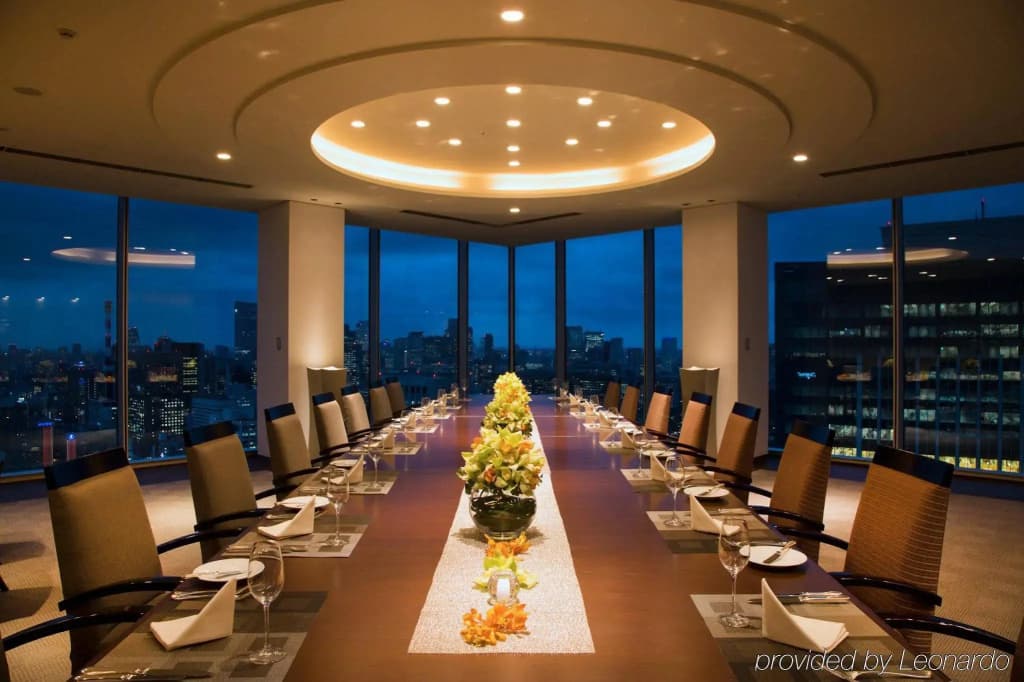 Four Seasons Hotel Tokyo at Marunouchi - photo 17