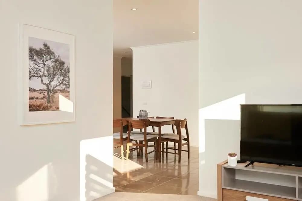 Chic, Modern, and Designer Apartment - photo 2