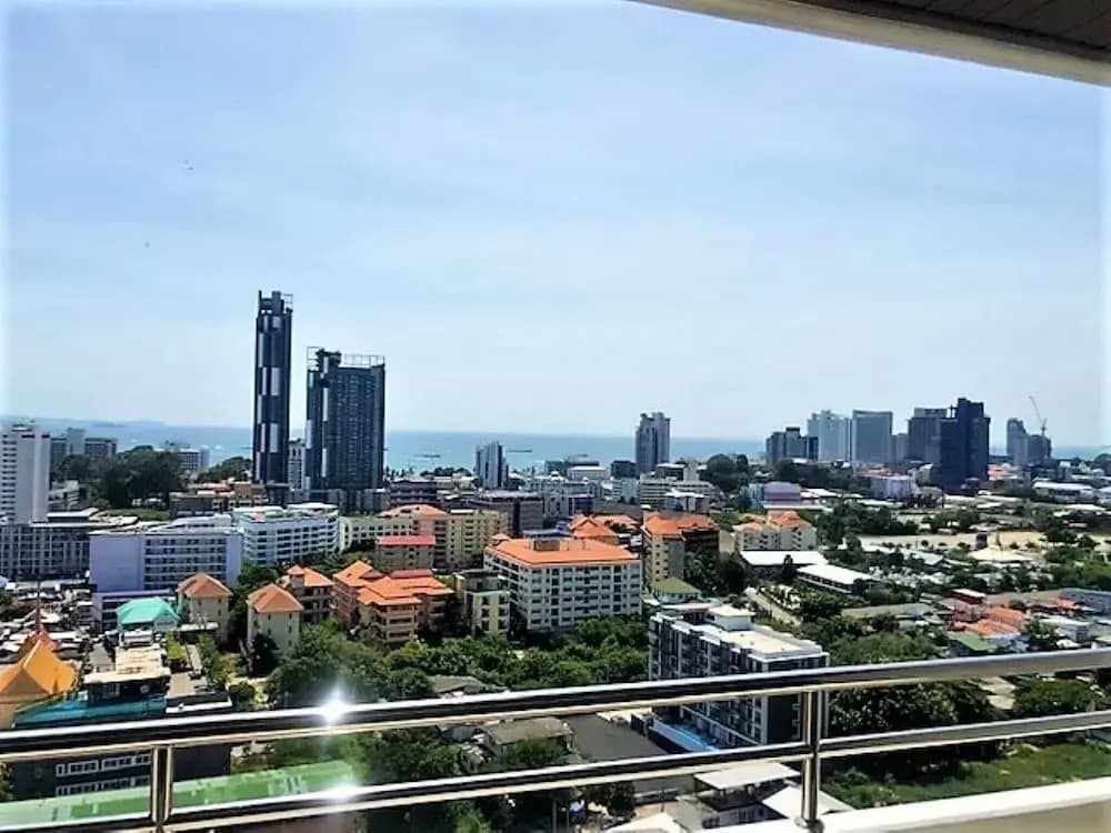 20th Floor 2-bed Condo With Stunning Views - photo 16