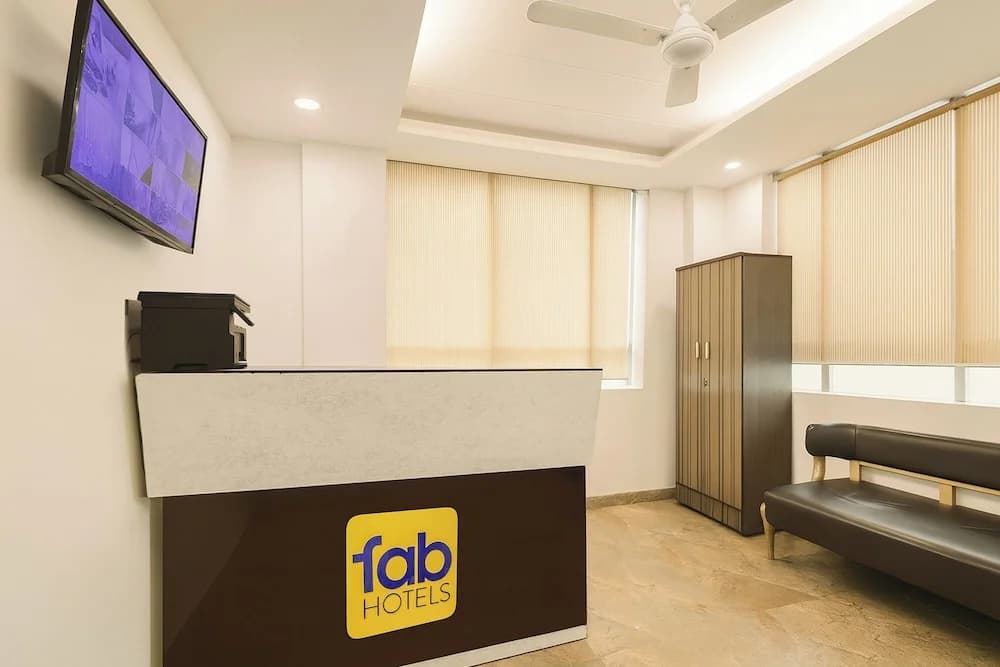 FabHotel Ramhan - Nr. Patel Nagar Metro - photo 10