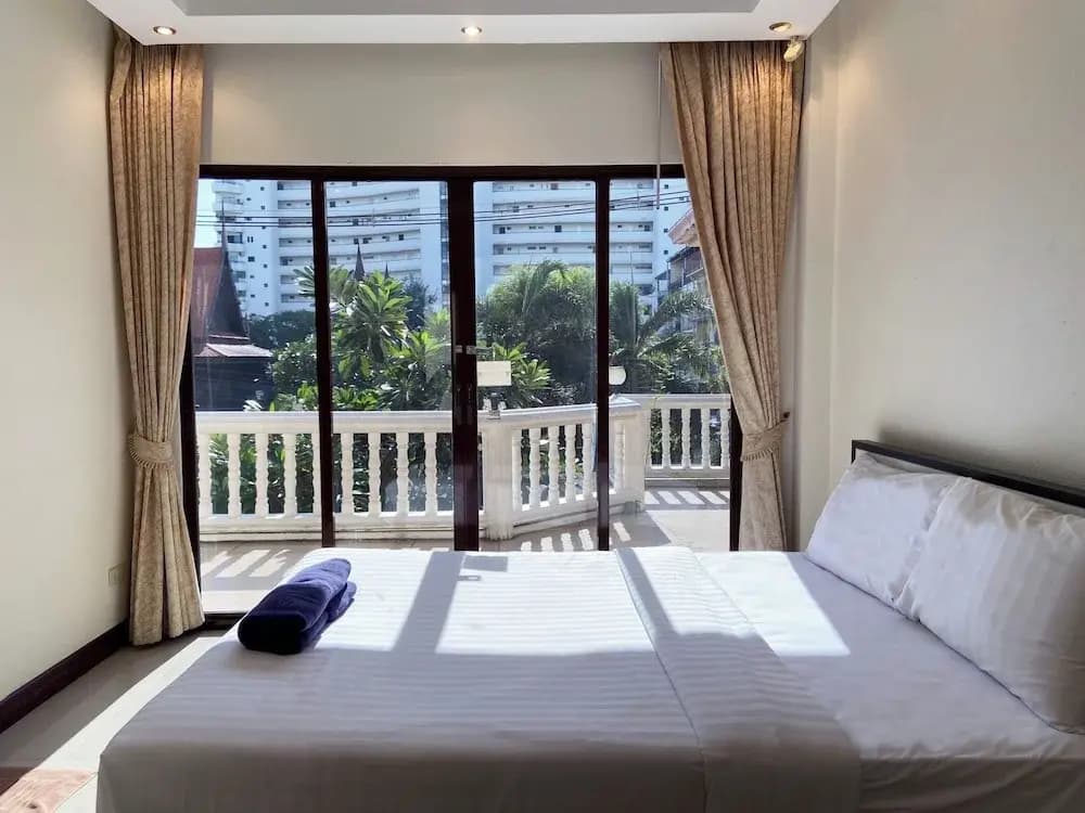 Blooming Hill Boutique Suites - photo 8
