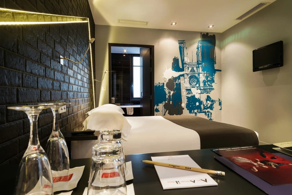 Hotel Arc de Triomphe Etoile - photo 15