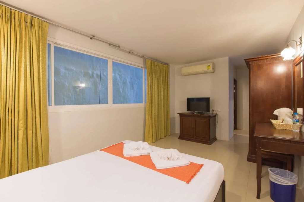 Time Out Hotel Beach Front - photo 28