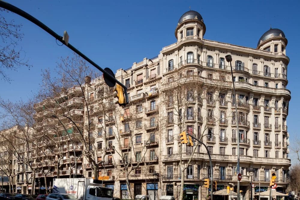Feel at Home Gran Via Apartments - photo 1
