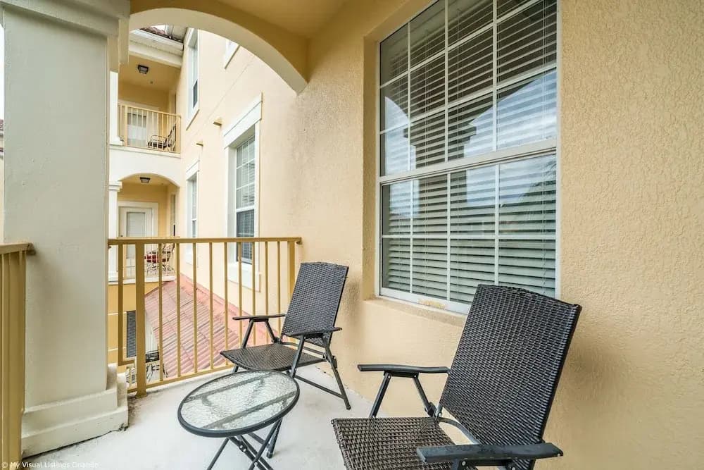 Spacious and Lovely 3BD Unit With Balcony, Close to the Convention Center #3vc309 - photo 19