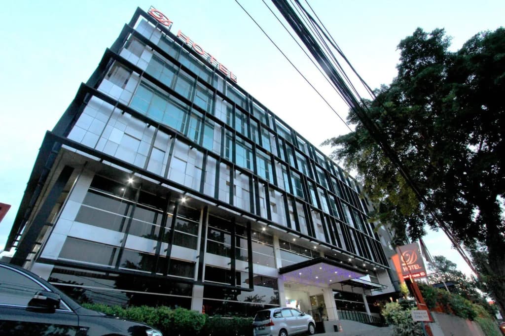 D'Hotel Jakarta - photo 1