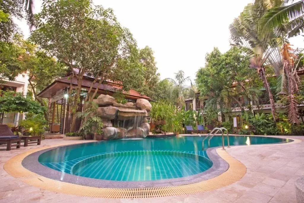 Meet Holiday Hotel - photo 8