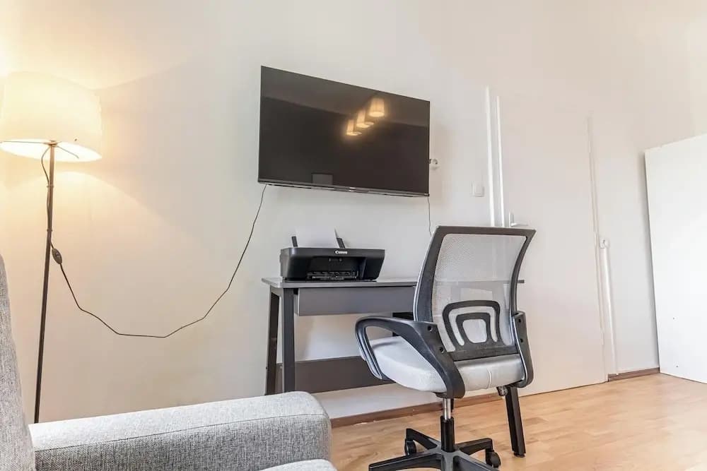 Comfortable 1BR Near U3 and Danube - photo 20