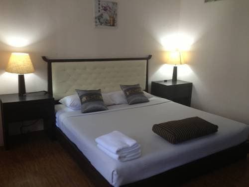 Hibiscus Guesthouse - photo 6