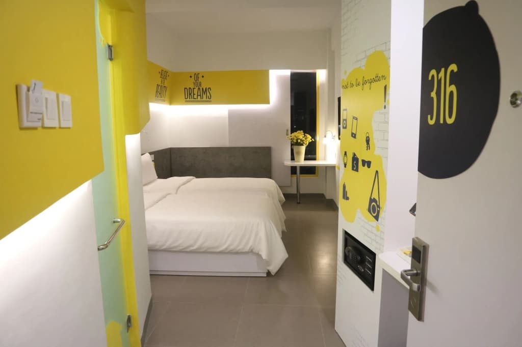 YELLO Hotel Manggarai Jakarta - photo 3
